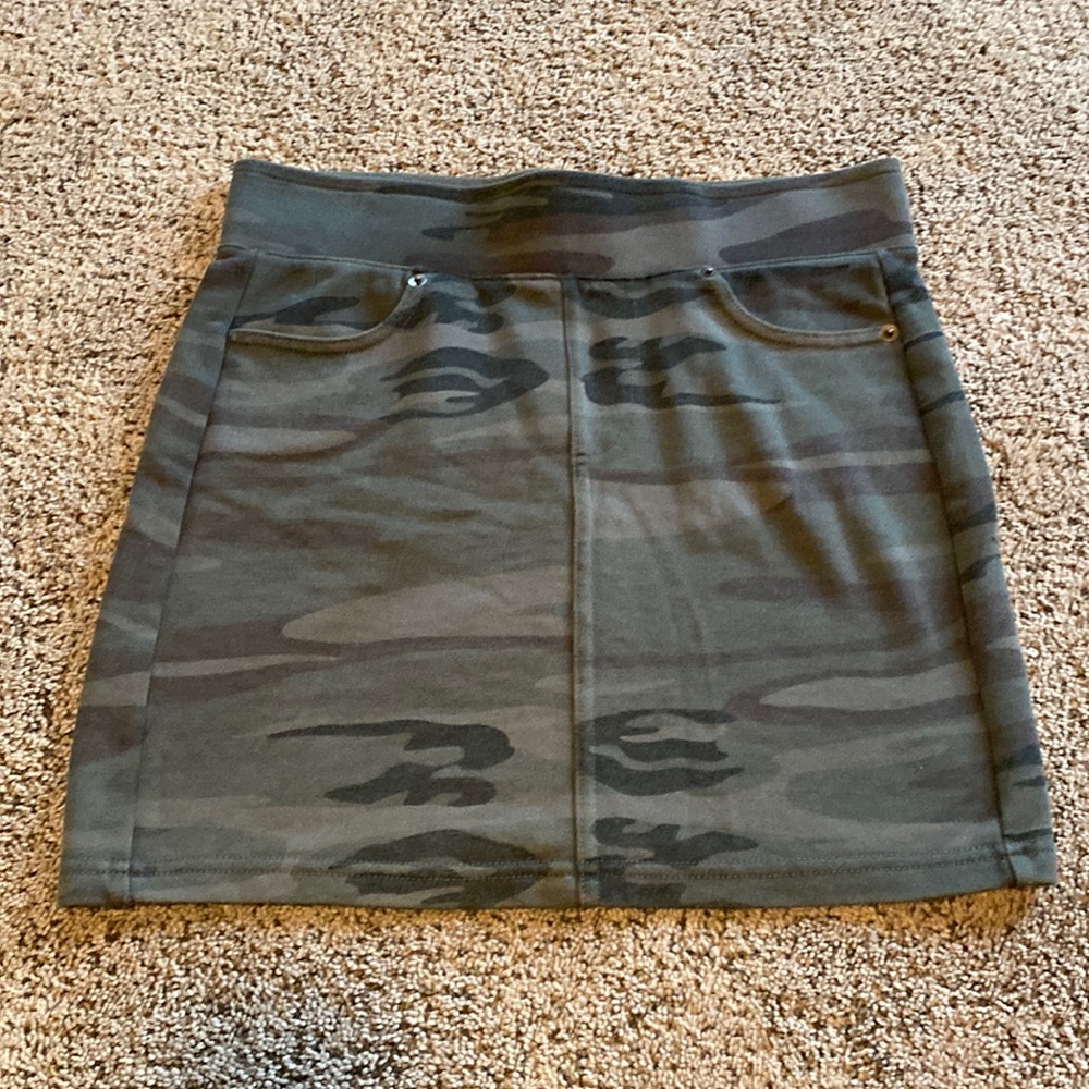 Z supply xs camo skirt